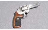 Customized Smith & Wesson Model 681 .357 Magnum - 1 of 4