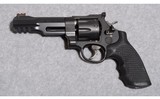 Smith & Wesson 327 R8 .357 Magnum - 2 of 3