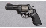 Smith & Wesson 329PD Air Lite PD .44 Magnum - 2 of 3