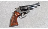 Smith & Wesson Model 19-3 .357Magnum - 1 of 4