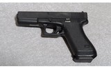 Early First Gen Glock 17 9mm Luger 4 1/2" Barrel Pistol - 2 of 3