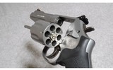 Smith & Wesson Pro Series 686-6, .357 Magnum, 4 1/4" Barrel Revolver - 3 of 6