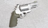 Smith & Wesson Model 460, .460 S&W Magnum, 3 1/2" Barrel Revolver - 1 of 6