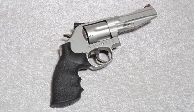 Smith & Wesson Model 686-6, 4.2" .357 Magnum Revolver