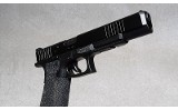 Glock 17L Gen.5 Pistol, 9mm Luger, 6 Inch Barrel, 1 1/2 lbs. - 4 of 7