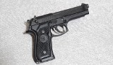 Beretta 92FS Pistol, 9mm Luger, 4 7/8 Inch Barrel, 2 lbs.
