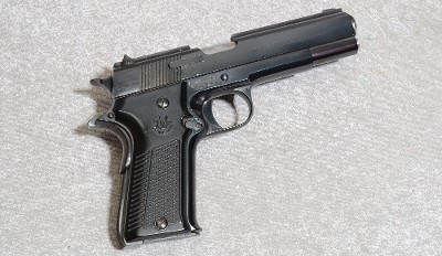 LLAMA Gabilondo Pistol, .45 Auto, 5 Inch Barrel, 2 1/2 lbs.