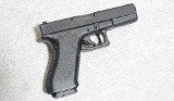 Glock 17 Gen 2 Pistol, 9mm Luger, 4.5" Barrel, 1 1/2 lbs. - 1 of 6