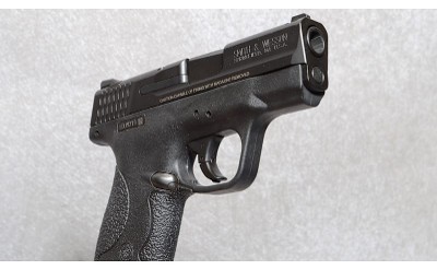 Smith & Wesson M&P 40 Shield Pistol, .40 S&W, 3.1" Barrel, 1 3/8 lbs. - Image 4 of 6