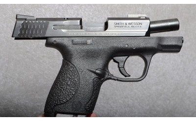 Smith & Wesson M&P 40 S&W Pistol, .40 S&W, 3" Barrel, 1.25 lbs. - Image 5 of 6