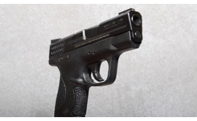 Smith & Wesson M&P 40 S&W Pistol, .40 S&W, 3" Barrel, 1.25 lbs. - Image 3 of 6
