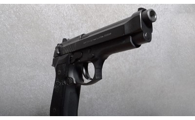 Beretta 92FS Pistol, 9mm Parabellum, 4.9" Barrel, 2.25 lbs. - Image 4 of 6