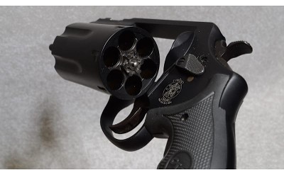Smith & Wesson Governor Pistol, .45 Colt, .45 ACP, 410 Gauge -2.5", 2.75" Barrel, 2.5 lbs. - Image 4 of 7