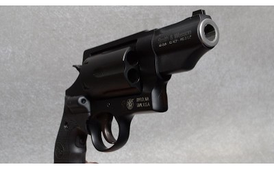 Smith & Wesson Governor Pistol, .45 Colt, .45 ACP, 410 Gauge -2.5", 2.75" Barrel, 2.5 lbs. - Image 5 of 7