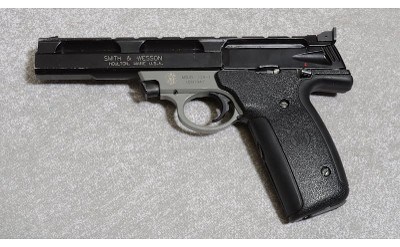 Smith & Wesson 22 A-1 Pistol, .22 Long Rifle, 5.5" Barrel, 2.25 lbs. - Image 2 of 5