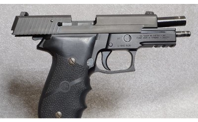 Sig Sauer P226 Pistol, 9mm Parabellum, 4.4' Barrel, 2 lbs. - Image 5 of 6
