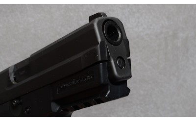 Sig Sauer SP2022 Pistol, 9mm x 19, 3.9" Barrel, 1.75" lbs. - Image 3 of 7