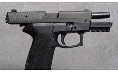 Sig Sauer SP2022 Pistol, 9mm x 19, 3.9" Barrel, 1.75" lbs. - Image 5 of 7