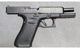Glock 17 Gen. 5 Pistol, 9 x 19mm, 4.48" Barrel, 1.5 lbs. - Image 5 of 6