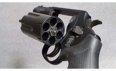 Smith & Wesson Governor Revolver, .45 Colt / .45 Auto / .410 2.5", 2.75" Barrel, 2 lbs. - Image 4 of 5