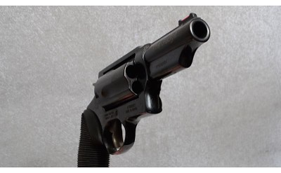 Taurus The Judge Revolver, .45 Long Colt, .410 Gauge, 3" Barrel - Image 5 of 6