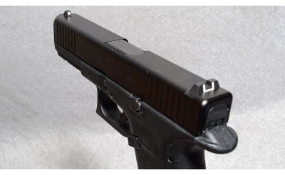 Glock 17v Pistol, 9mm, 4.5 inch Barrel - Image 4 of 6