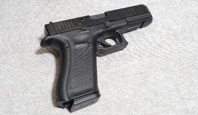 Glock 17v Pistol, 9mm, 4.5 inch Barrel - Image 1 of 6