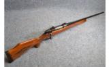 Weatherby Mark V in .300 WBY MAG - 1 of 9