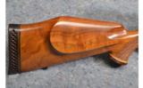 Weatherby Mark V in .300 WBY MAG - 2 of 9