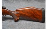 Weatherby Left-Handed Mark V .300 Wby Mag - 5 of 9