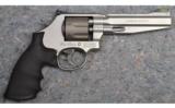 Smith & Wesson 986 9mm revolver - 2 of 5