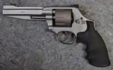 Smith & Wesson 986 9mm revolver - 3 of 5