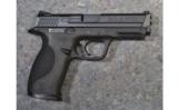 Smith & Wesson M&P 40 / .40 S&W - 2 of 5