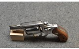 Smith & Wesson ~ Model 60 ~ .38 S&W Special - 3 of 4