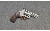 Smith & Wesson ~ 60-15 ~ .357 Magnum - 1 of 5