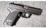 Heckler & Koch ~ USP ~ .40 S&W - 1 of 7