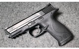 Smith & Wesson ~ M&P 9 ~ 9 mm Luger - 2 of 8