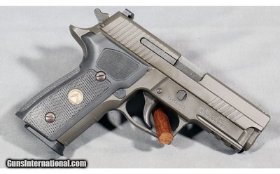 Sig Sauer ~ P229 ~ 9mm Luger