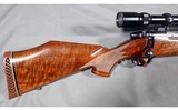 Weatherby ~ Mark V ~ .300 Weatherby Magnum - 4 of 11