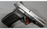 Ruger ~ SR9 ~ 9mm Luger