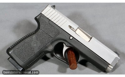 Kahr Arms ~ CW40 ~ .40 S&W