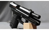 Heckler & Kock ~ USP ~ .40 S&W - 5 of 6