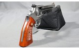 Smith & Wesson ~ 686-3 ~ .357 Magnum - 3 of 5