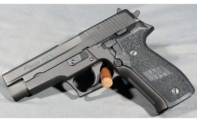 SIG Sauer ~ P226 ~ 9MM Luger