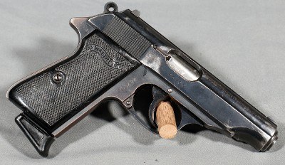 Carl Walther ~ PP ~ 9mm Kurz