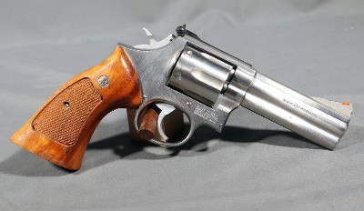 Smith & Wesson ~ 686-2 ~ .357 Magnum