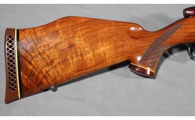 Weatherby ~ Mark V ~ .300 Weatherby Magnum - Image 3 of 10