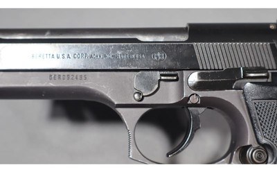 Beretta~96~.40 S&W - Image 10 of 12