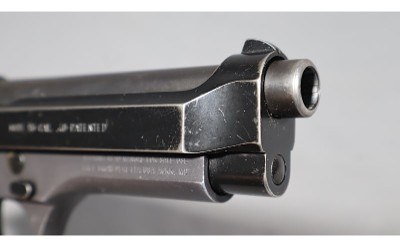 Beretta~96~.40 S&W - Image 6 of 12