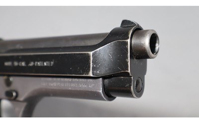 Beretta~96~.40 S&W - Image 5 of 12